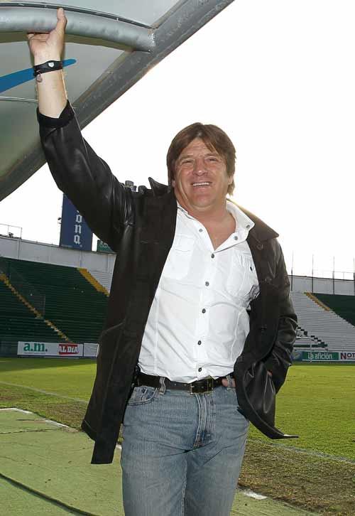 En la cancha del León, Miguel Herrera hizo su debut como entrenador en Primera División (FOTO: MIGUEL PONTÓN)