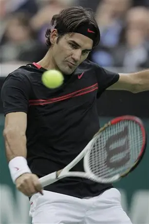 Federer se impone a Del Potro en Rotterdam
