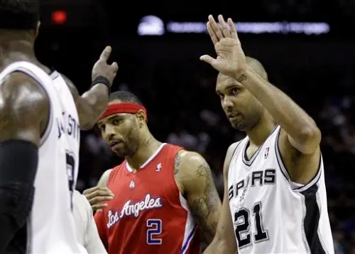Spurs vence a los Clippers a domicilio y pone la serie 3-0
