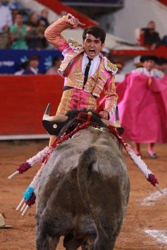 Joselito Adame se llevó la ovación del público en la corrida 17 de la temporada (FOTO: RICARDO FLORES)