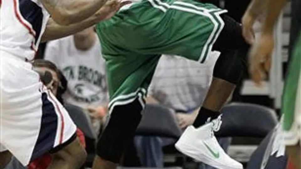 Celtics contienen remontada de Hawks