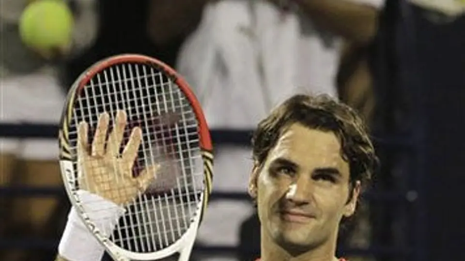 Federer vence a Del Potro y avanza a la Final en Dubai