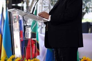 Vázquez Raña renuncia a sus cargos en el COI