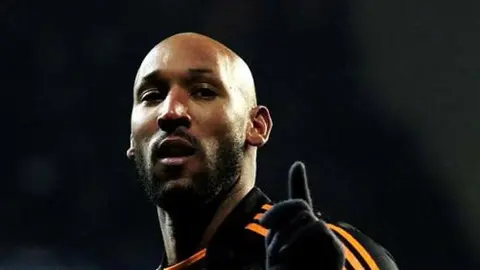 Anelka, técnico y jugador en China