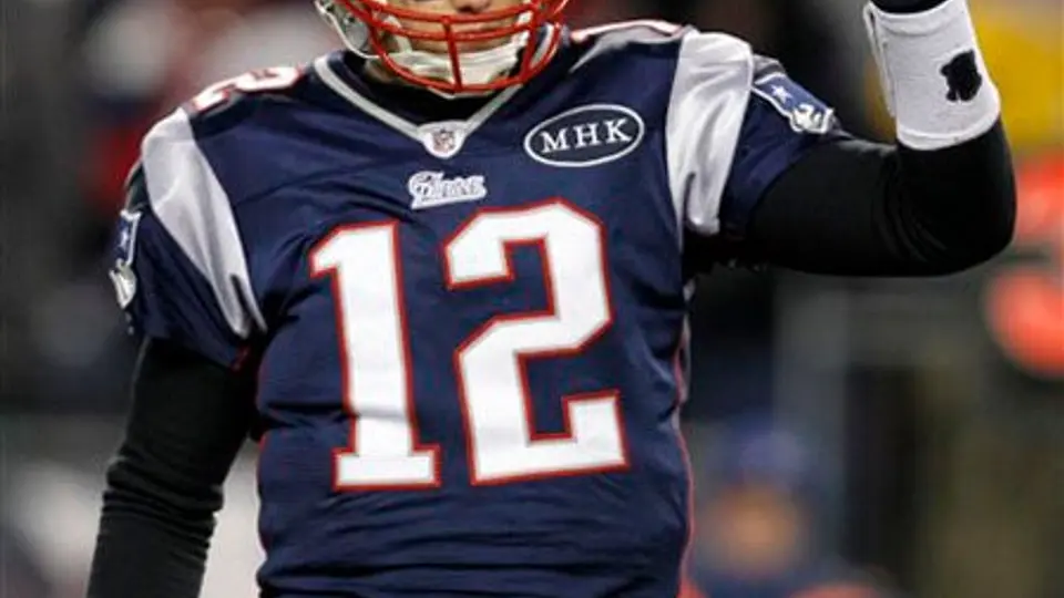 Patriotas aplasta 45-10 a Denver en juego divisional