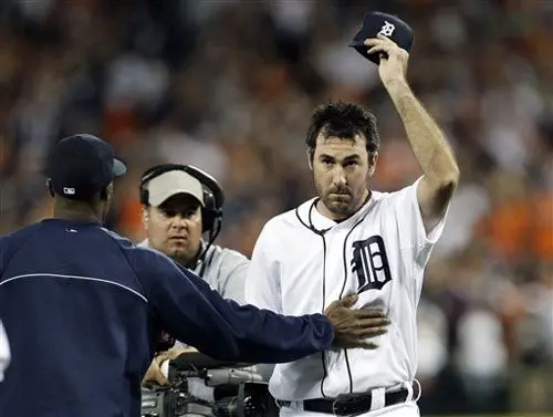 Verlander se queda a 2 out del juego sin hit