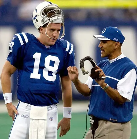 Tony Dungy desea que Peyton permanezca con Potros