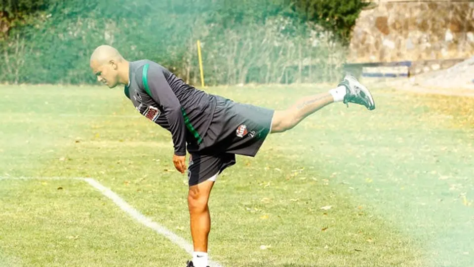 Suazo continúa con sus entrenamientos por separado