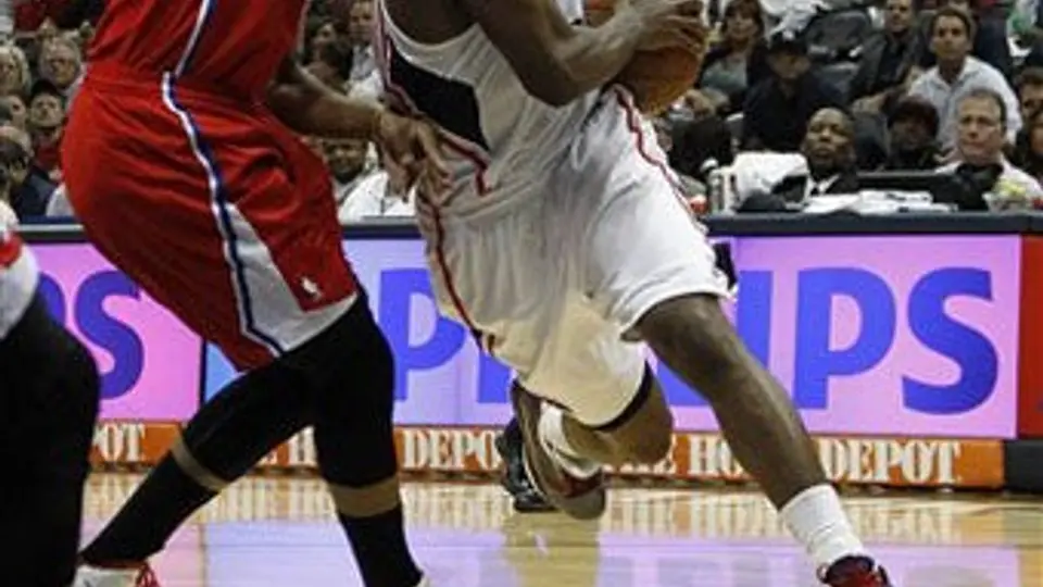 Clippers caen ante Hawks