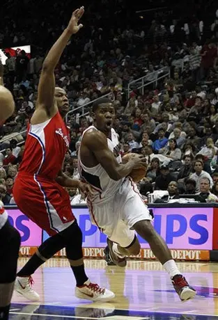 Clippers caen ante Hawks
