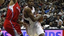 Clippers caen ante Hawks