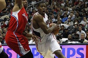 Clippers caen ante Hawks