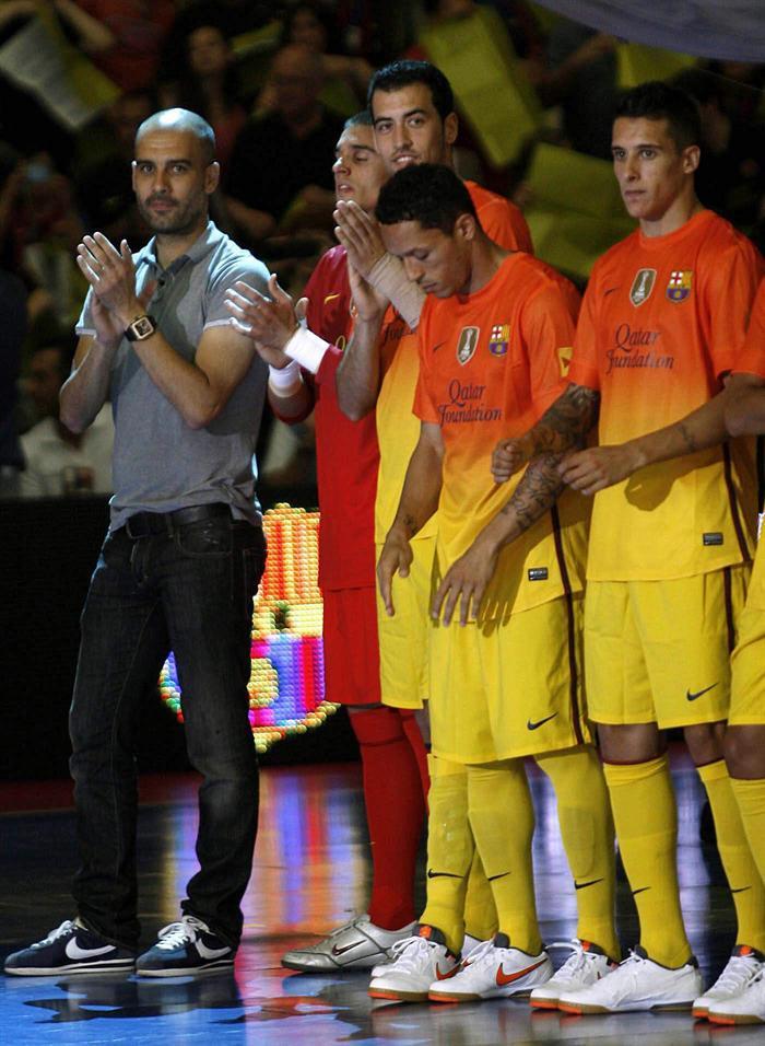 Guardiola, Busquets y Adriano l EFE