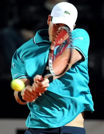 Verdasco, Almagro, Monfils e Isner avanzan en Italia