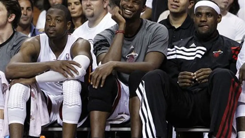 Heat aplasta a Knicks en el inicio de la serie