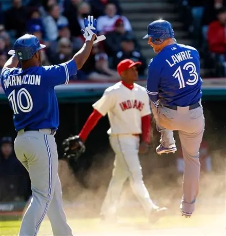 Toronto derrotó a Indios en extra innings