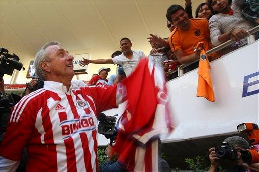 El mundialista fue bien recibido por la gente. FOTO: AP