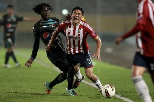 Chivas fue goleado 5-0 y quedó fuera de la Libertadores | FOTO: EFE