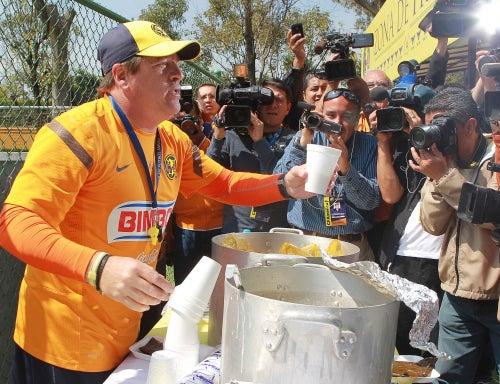 Piojo paga la tamaliza