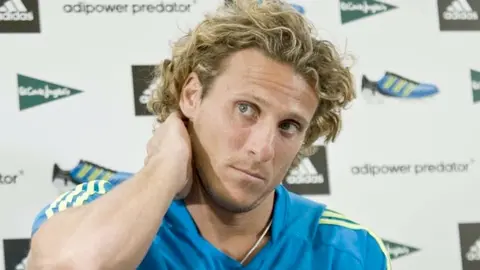 Forlán quiere jugar en América