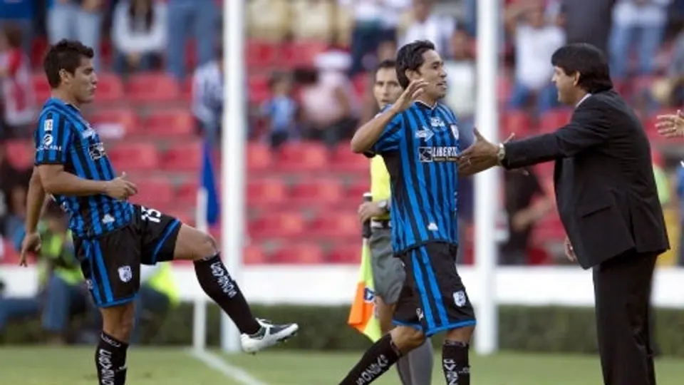 Querétaro hunde más al Atlas al vencerlos 2-1