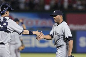 Yanquis inician serie ante Rangers con triunfo