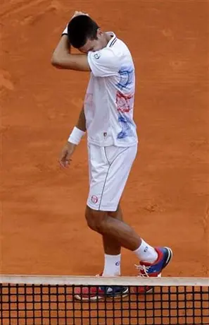 Djokovic gana en Montecarlo tras enterarse de la muerte de su abuelo
