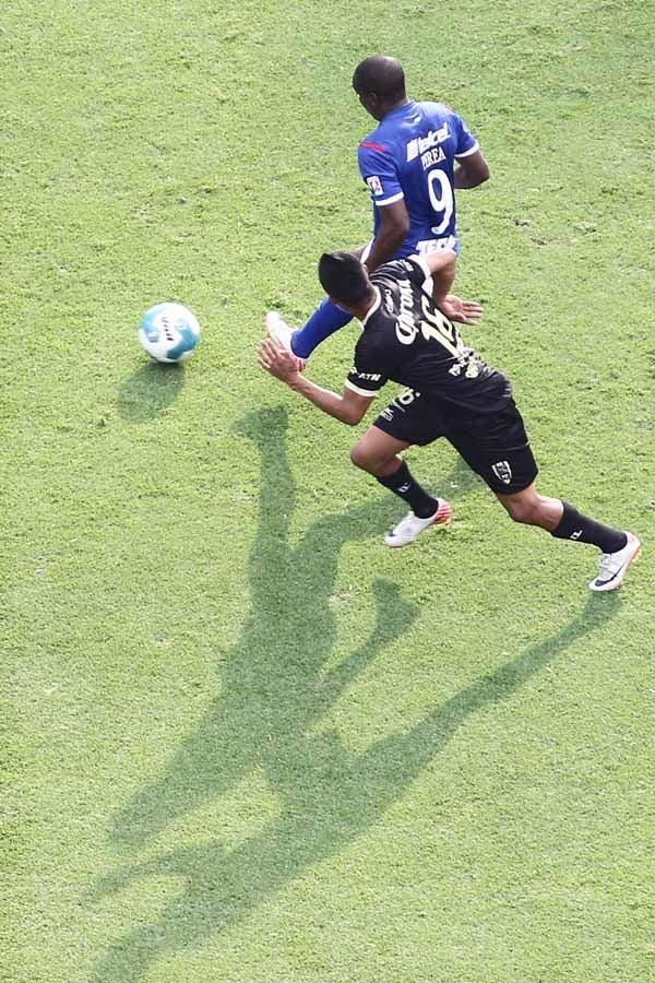 Cruz Azul no bajó los brazos. FOTO: MIGUEL PONTÓN