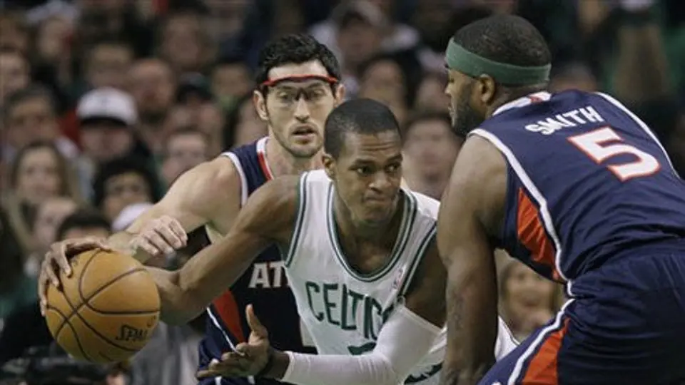 Rondo, expulsado en derrota de Celtics