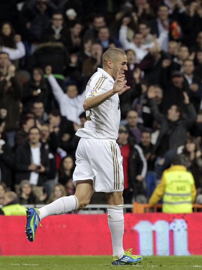Benzema abrió el marcador para el Madrid. FOTO: EFE