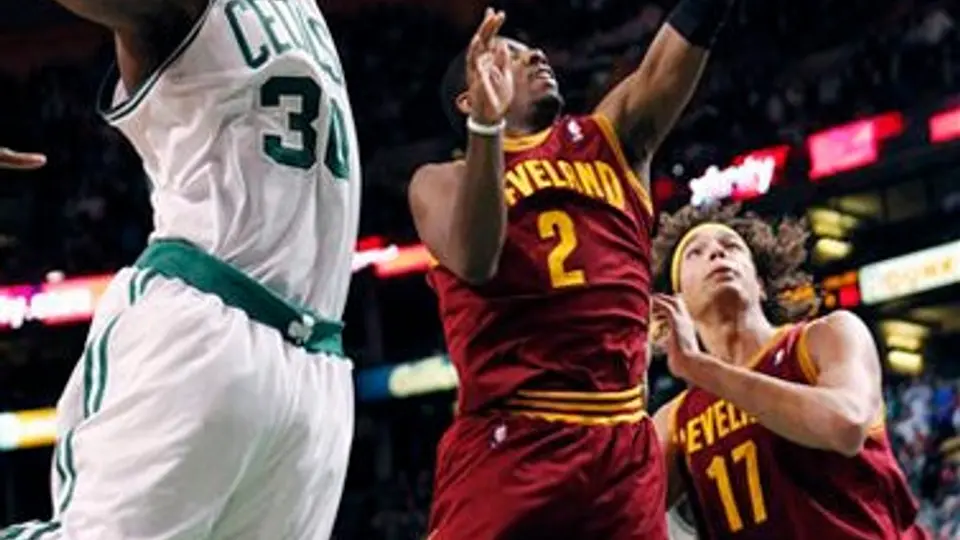 Cleveland vence 88-87 a Celtics en los últimos segundos