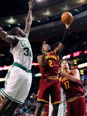 Cleveland vence 88-87 a Celtics en los últimos segundos