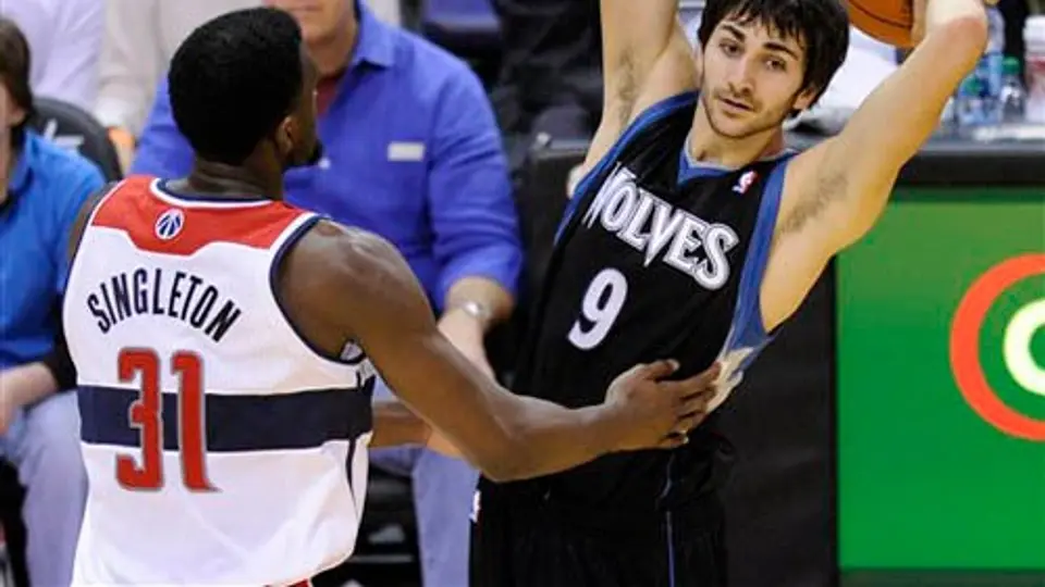 Wizards sigue sin ganar al caer 72-93 frente a Minnesota