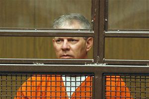 Condenan a Lenny Dykstra a tres años de cárcel