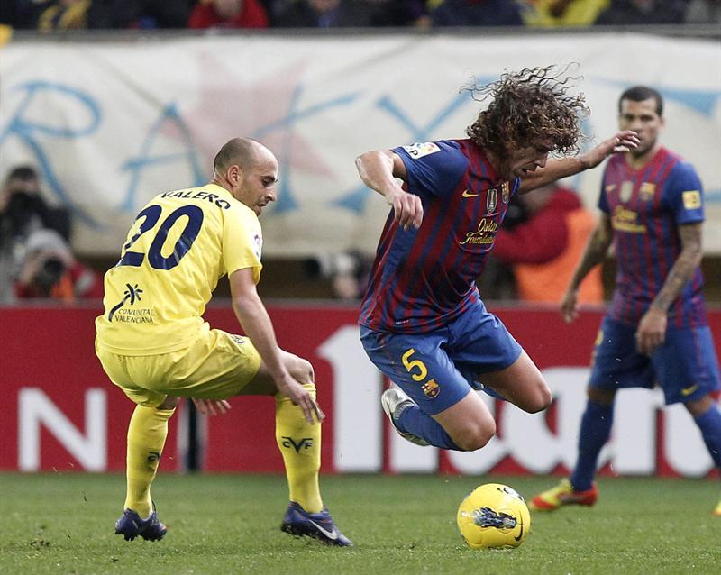 El balón se peló por toda la cancha. FOTO: EFE
