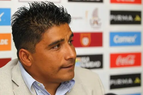 Asume Omar Asad el reto de ser el nuevo DT de Estudiantes