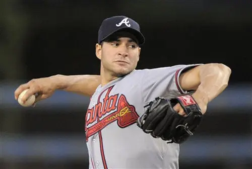 Bravos apalean a Cardenales
