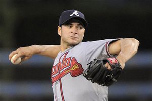 Bravos apalean a Cardenales