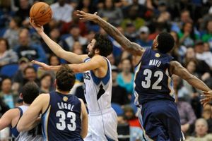 Los Grizzlies vencen 90-86 a Minnesota