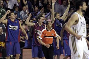 Barça asegura la primera plaza tras imponerse al Real Madrid