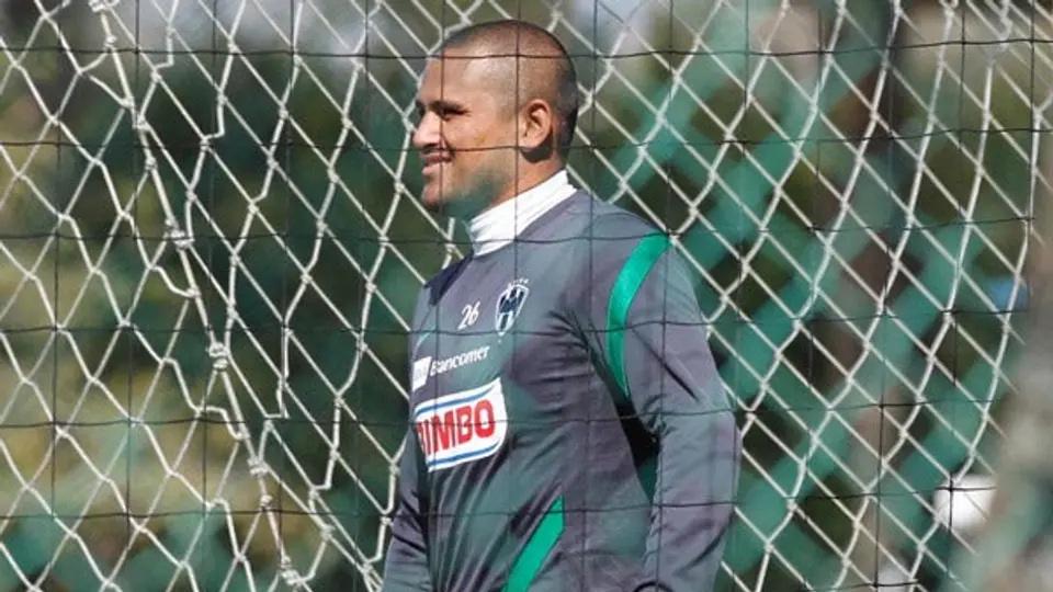 Suazo, cada vez más cerca de Brasil