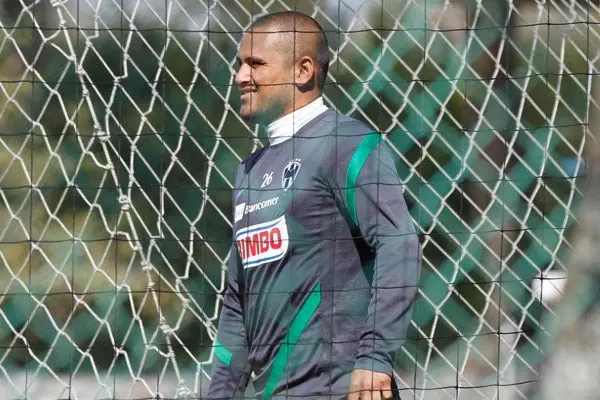 Suazo, cada vez más cerca de Brasil
