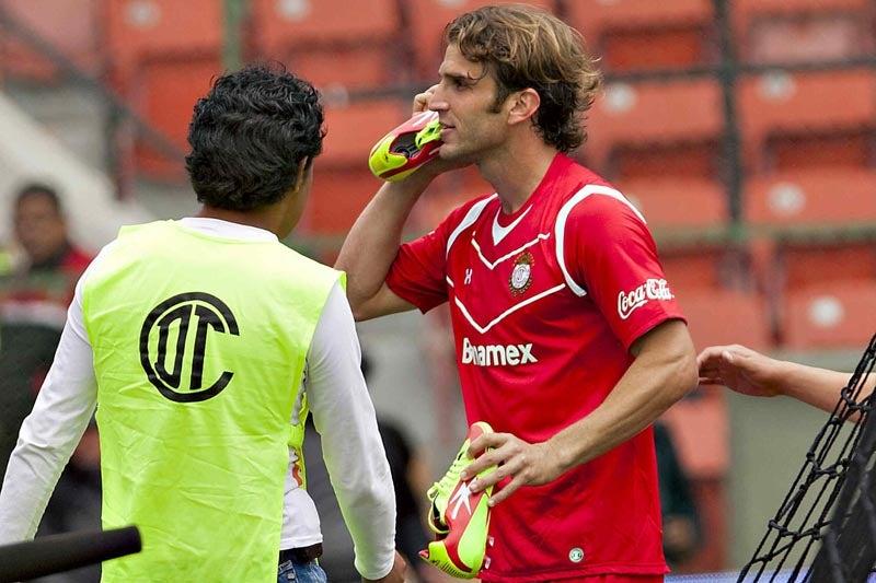 Alonso celebró la ventaja, tras un cobro de penal. FOTO: MEXSPORT