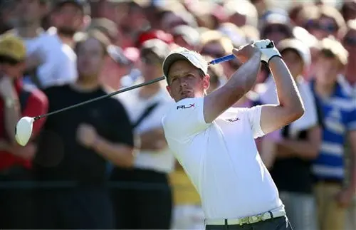 Donald a la caza del líder McIlroy