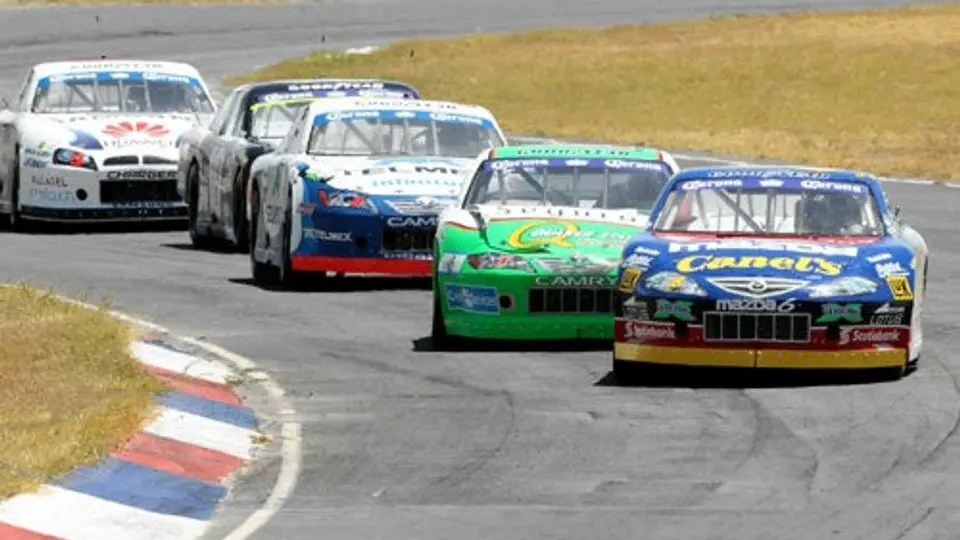 NASCAR México busca crecer en 2012