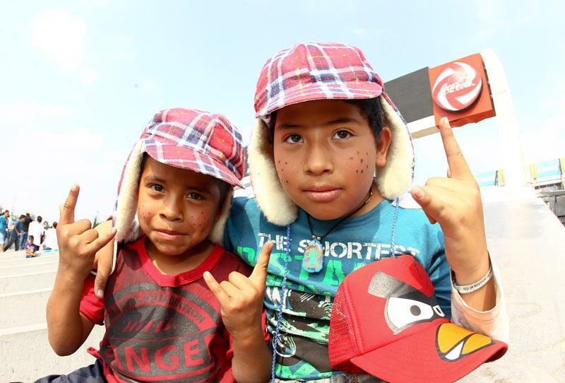 Los aficionados asistieron vestidos de los personajes de Chespirito como parte de su homenaje. FOTO: BERNARDO MALDONADO