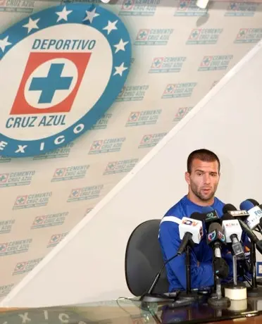 Villa no piensa en su renovación con Cruz Azul