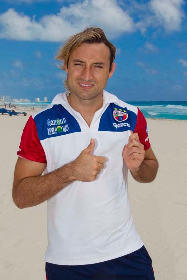 Está comprometido con su nuevo club. FOTO: CÉSAR VICUÑA
