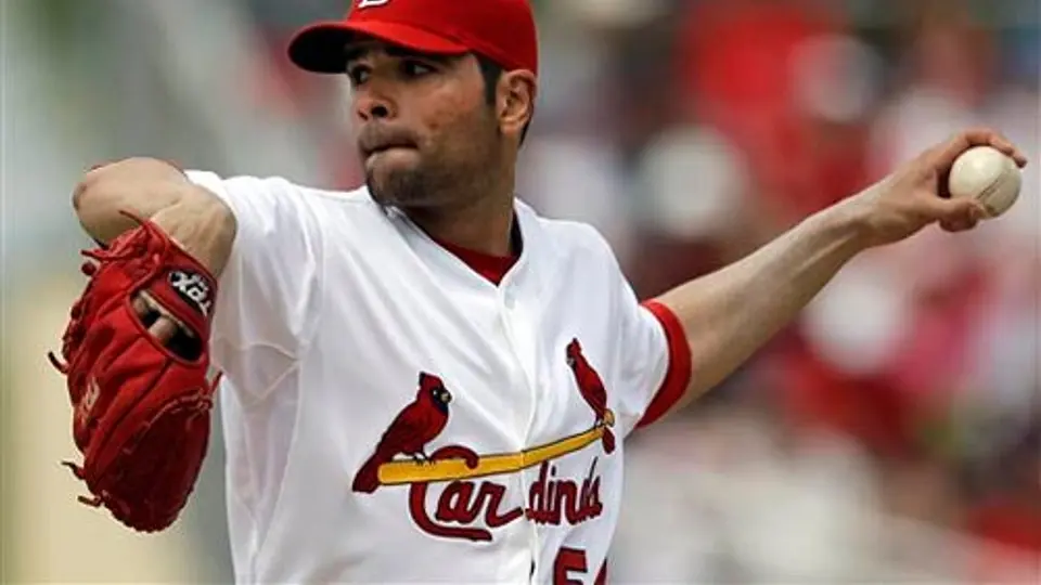 García lanza dos entradas en pretemporada con Cardenales