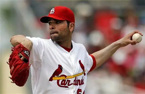García lanza dos entradas en pretemporada con Cardenales